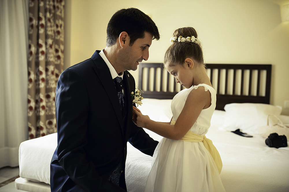 Novio y su hija el día de su boda